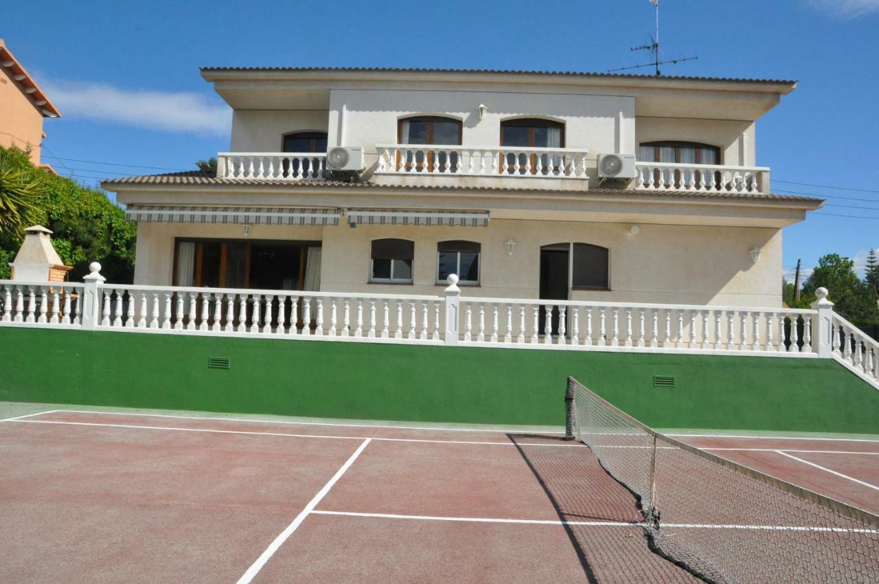 Tenis Roda de Bara Bagian luar foto