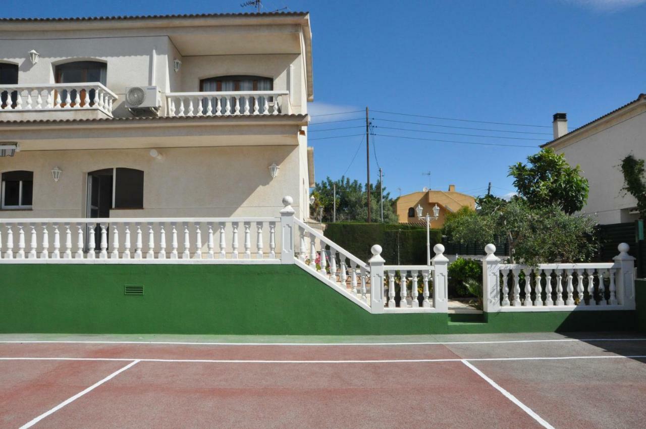 Tenis Roda de Bara Bagian luar foto